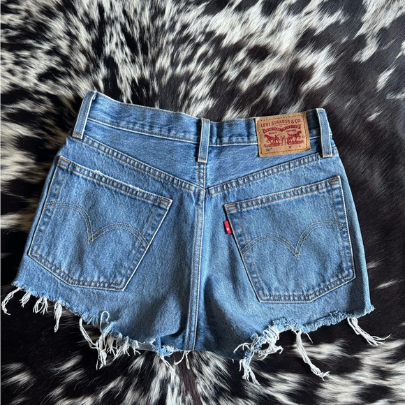 Levis Denim Shorts - Picture 2 of 4